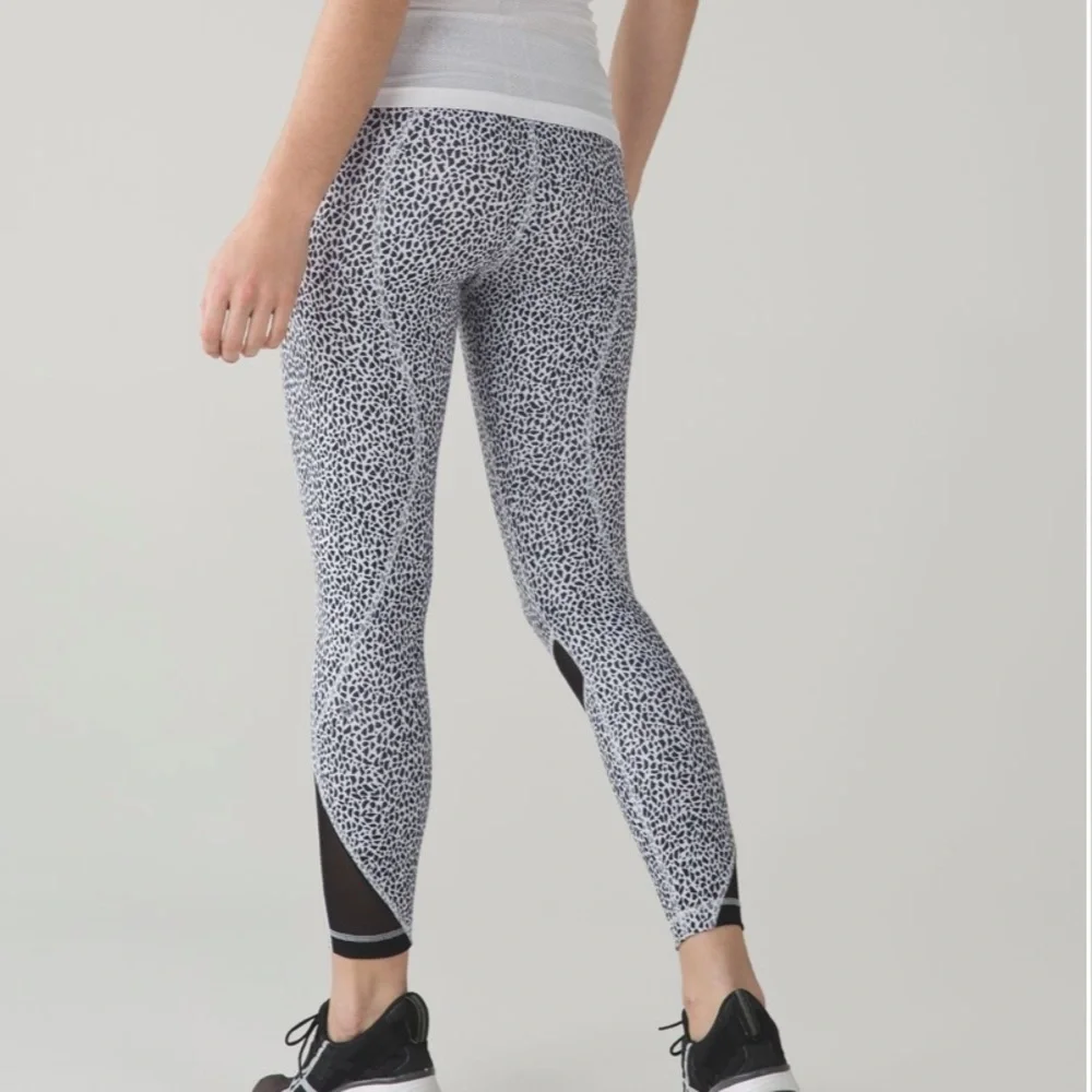 lululemon Inspire Crop Tight Mesh Legging sz 2 Miss Mosaic